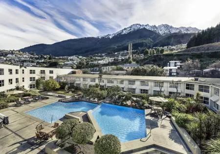 Mercure Queenstown Resort Отели рядом с достопримечательностью «Бобс Пик»