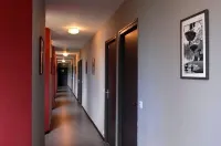 Hotel le Lagon Hotels in Saint-Laurent-des-Arbres
