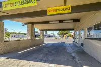 Econo Lodge Woodland Near I-5