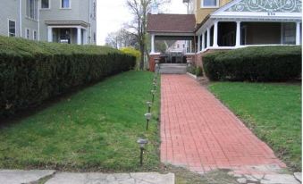 The Charles Newhall House - Housity