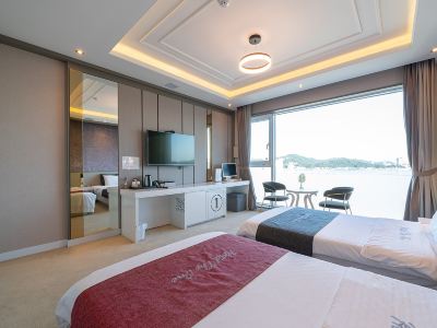 Hotel the One