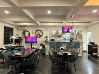 Days Inn by Wyndham Montreal East - bar
