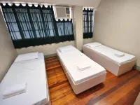 Marbella Leisure Hostel - Hostels