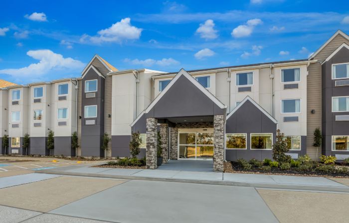 Super Inn Sulphur