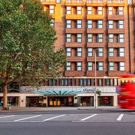 Hilton London Olympia Отели рядом с достопримечательностью «Фулхэм»