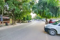 FabHotel Ashok Vihar - Nr North Campus, Delhi University Hotels in North West Delhi