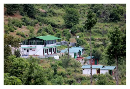 Auli Eco Nature Resort Отели в г. Джошимат