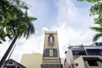 SUPER OYO 1377 Os Residence Hotel in zona Maimoon Palace