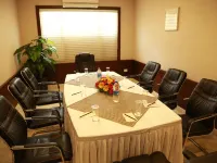 Cochin Seaport Hotel Hotels near بولغاتي