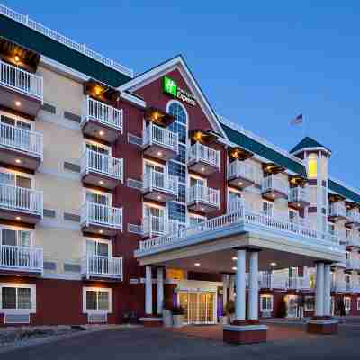 Holiday Inn Express & Suites PETOSKEY by IHG Hotel Exterior