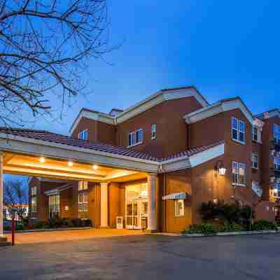 Best Western I-5 Inn  Suites Hotel Exterior