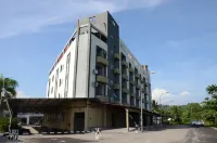 Riverview Hotel Hotel dekat Ten Ten Retail - Bahau