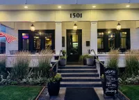The Landing Hotel and Dining Hotels near Quinn Coliseum