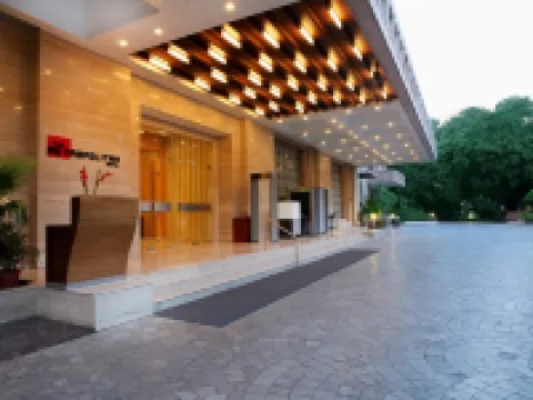The Metropolitan Hotel & Spa New Delhi Hotels near Gurdwara Bangla Sahib