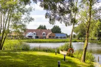 Kingfisher Country Club Hotels in Lillingstone Dayrell with Luffield Abbey