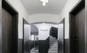 Pytloun Flat Hotel