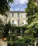 La Porte Rouge - the Red Door Inn Hotels in Saintes