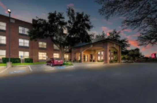 コンフォート スイーツ プレイノ イースト - リチャードソン