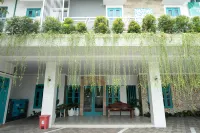The Premiere Siti Hotel Hotel dekat LASHOP BERKAH