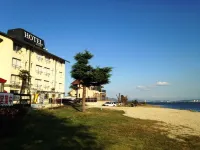 Biwako Rakuen Hotel Izutsu โรงแรมในโอทสึ