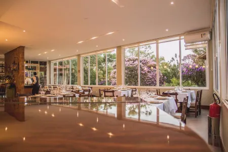 Hotel Pousada do Bosque Отели в г. Понта-Поран