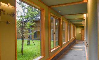 1. Hanazono..