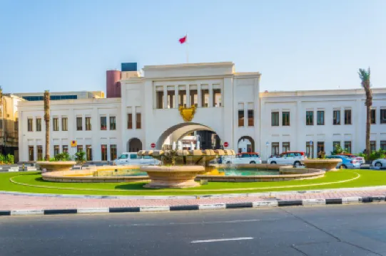 Ramada by Wyndham Manama City Centre Các khách sạn ở Manama