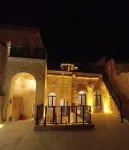 TUGMANER Small House Ajar