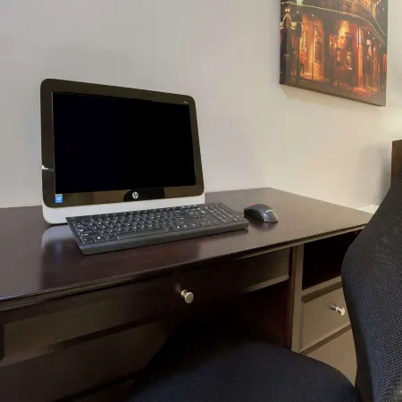 Super 8 by Wyndham Monroe West