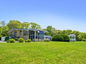 Americas Best Value Inn-Smithtown-Long Island