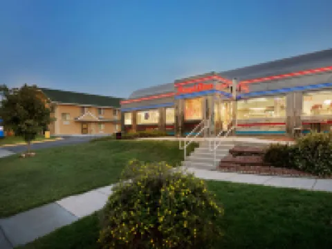 Travelodge by Wyndham Cheyenne Hotels in Cheyenne