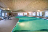Days Inn by Wyndham Petoskey - Pools
