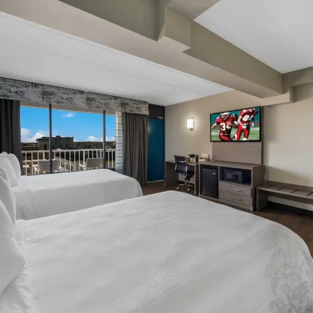 Red Roof Plus+ & Suites Virginia Beach - Seaside