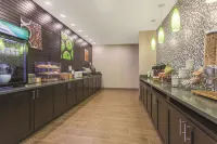 La Quinta Inn & Suites by Wyndham Tumwater - Olympia - Aamiainen