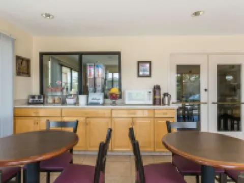 Super 8 by Wyndham Slidell Hotels in Slidell