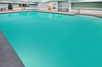 La Quinta Inn & Suites by Wyndham Logan Hotels in Logan
