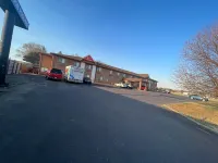 Econo Lodge Oacoma - parking