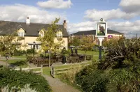 Wakefield South (M1, Jct39) Hotels in Newmillerdam