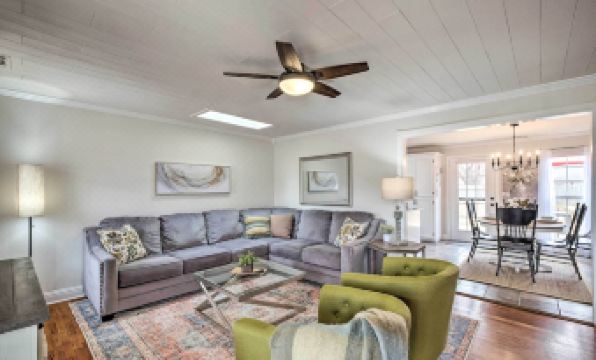 Chic Bentonville Abode Close to Bike Trails! - Housity