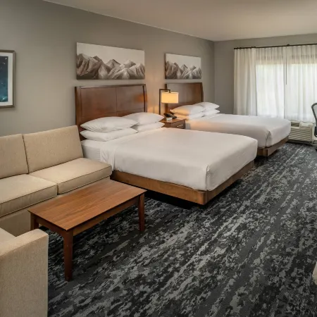 Delta Hotels Huntington Mall