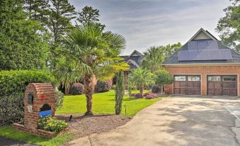 Luxe Lakefront Apartment w/ Shared Pool & Dock!