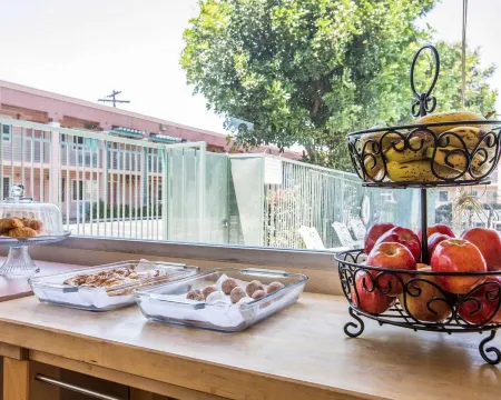 Rodeway Inn South Gate - Los Angeles South