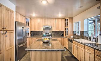 Kettle Falls Home w/ River Valley Mtn Views!