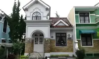 Villa Kota Bunga Dahlia