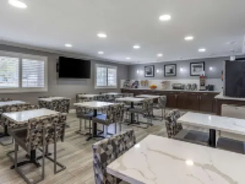 เบสท์เวสเทิร์นพลัส วินยาร์ดอินน์ โรงแรมในลิเวอร์มอร์