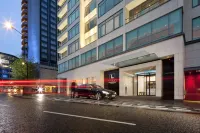 Como Metropolitan London