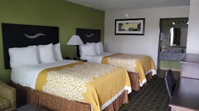 Days Inn by Wyndham West Memphis Hotels near Stage
