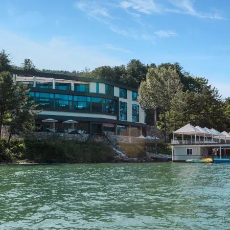 SS Resort Отели рядом с достопримечательностью «Сад Евхавон»