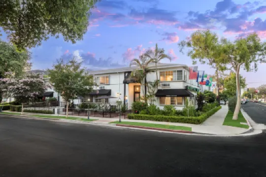 Wilshire Crest Hotel Hotels near Zimmer Children's Museum