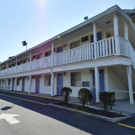 Motel 6 Nashua, NH - North